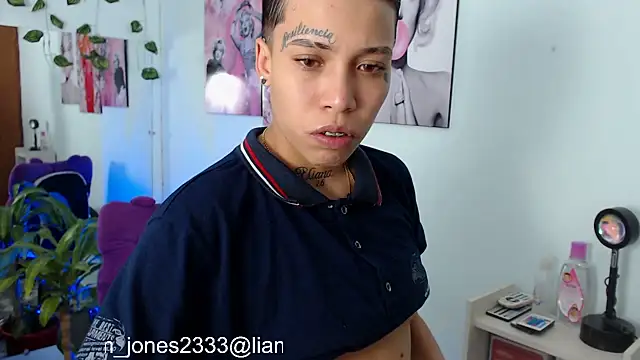 Jonesliam23 online show from 02-11-25, 07:38