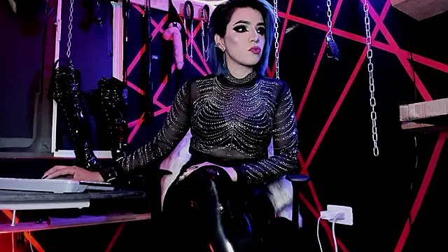 Snapshot of missdarklady chatting on 03-15-26, 04:24 missdarklady online show from 03-15-26, 04:24