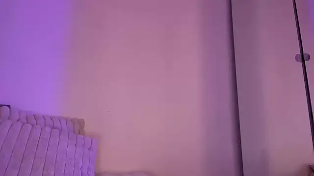 Snapshot of Vanesskaa chatting on 02-15-25, 01:42 Vanesskaa online show from 02-15-25, 01:42