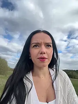 Snapshot of Vanesskaa chatting on 10-08-25, 02:25 Vanesskaa online show from 10-08-25, 02:25