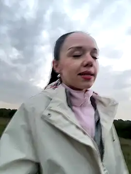 Snapshot of Vanesskaa chatting on 10-18-25, 04:52 Vanesskaa online show from 10-18-25, 04:52