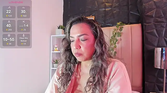 marie hss online show from 11-19-25, 02:39