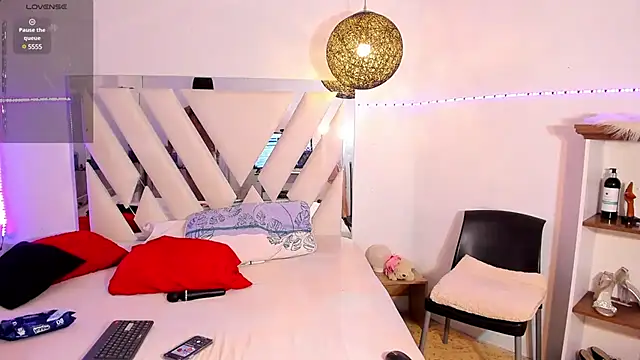 rose scottt online show from 02-14-25, 11:21