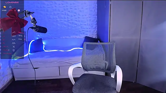 Snapshot of Jerry_Bomb chatting on 11-30-25, 09:24 Jerry Bomb online show from 11-30-25, 09:24