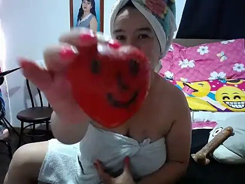 Snapshot of Sweeetness_Milf chatting on 01-09-25, 05:00 Sweeetness Milf online show from 01-09-25, 05:00