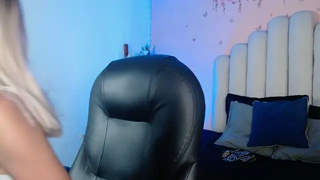 peyton golden1 online show from 09-28-25, 03:34