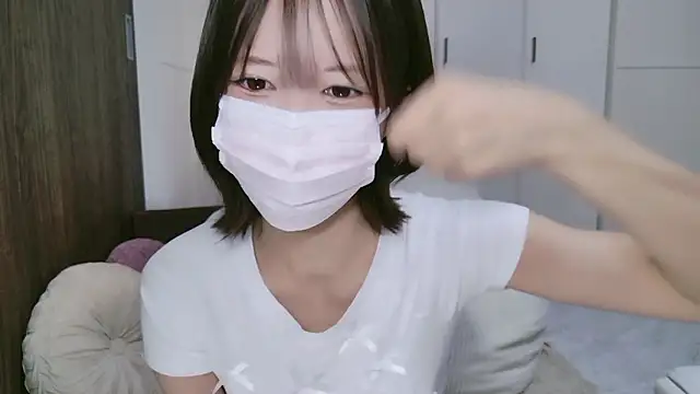 Snapshot of TsukasaSakai chatting on 11-16-25, 07:36 TsukasaSakai online show from 11-16-25, 07:36