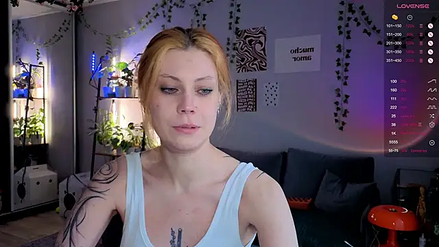 Snapshot of Your_Corvus chatting on 04-01-26, 09:21 Your Corvus online show from 04-01-26, 09:21