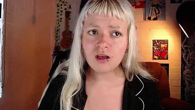 NEXT DOOR GIRL  online show from 03-15-25, 12:34