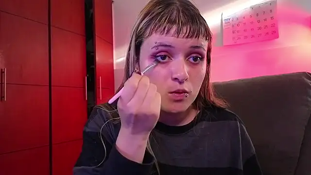 NEXT DOOR GIRL  online show from 12-01-25, 09:53