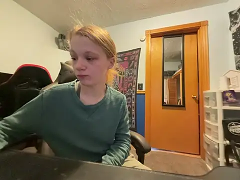 Daddyssllut online show from 09-26-25, 11:36