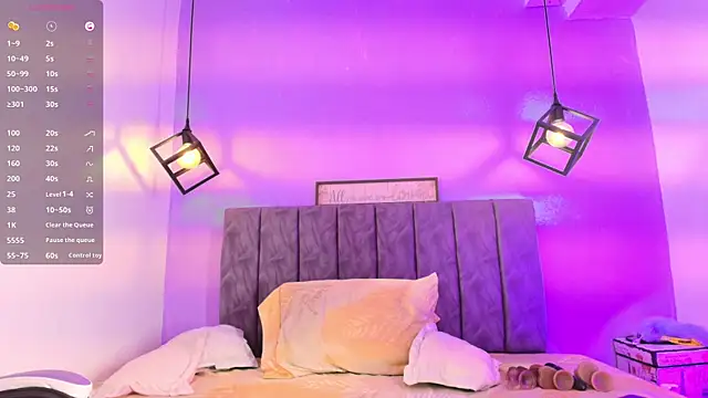 Snapshot of Sophiee_Velvet chatting on 09-18-25, 03:03 Sophiee Velvet online show from 09-18-25, 03:03