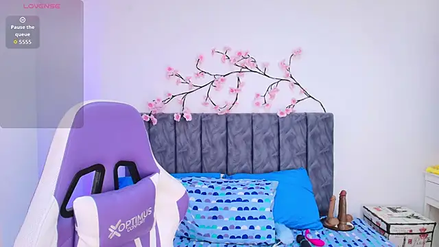 Sophiee Velvet online show from 06-12-26, 02:05