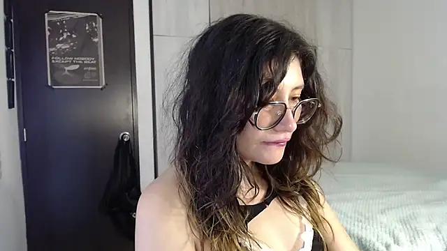 mariana124- online show from 10-27-25, 09:08