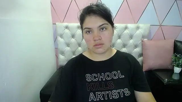 Snapshot of Marinasexxx chatting on 09-20-25, 07:04 Marinasexxx online show from 09-20-25, 07:04