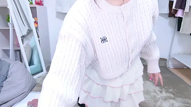 Snapshot of Rico-pin chatting on 10-19-25, 03:23 Rico-pin online show from 10-19-25, 03:23