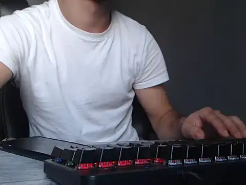 Snapshot of XXXdonXXX chatting on 10-19-25, 01:12 XXXdonXXX online show from 10-19-25, 01:12