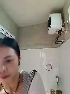 Tinease online show from 09-17-25, 03:08