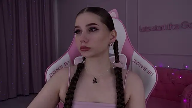 Snapshot of DianaVert chatting on 01-13-25, 06:16 DianaVert online show from 01-13-25, 06:16