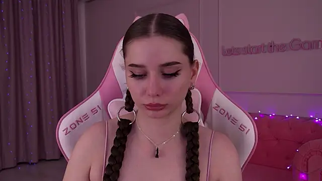 Snapshot of DianaVert chatting on 01-14-25, 05:08 DianaVert online show from 01-14-25, 05:08