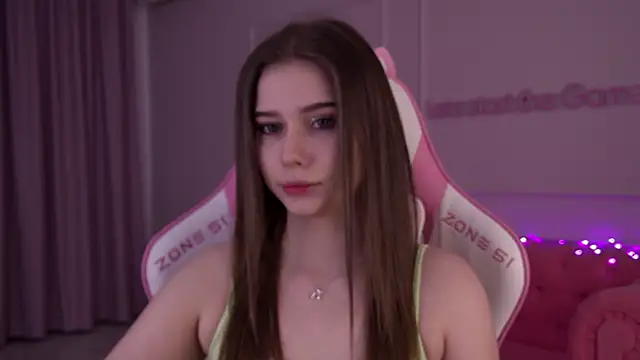 Snapshot of DianaVert chatting on 01-19-25, 06:10 DianaVert online show from 01-19-25, 06:10