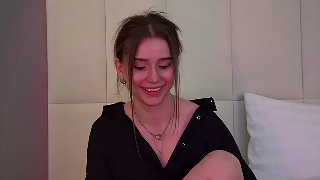 Snapshot of DianaVert chatting on 02-05-25, 03:45 DianaVert online show from 02-05-25, 03:45