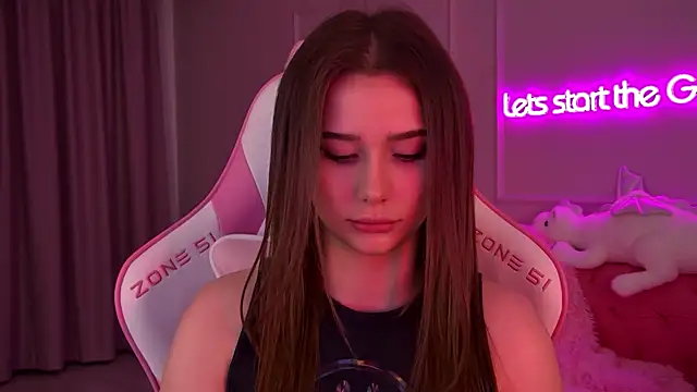 Snapshot of DianaVert chatting on 02-05-25, 09:18 DianaVert online show from 02-05-25, 09:18