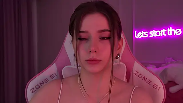 Snapshot of DianaVert chatting on 02-06-25, 10:00 DianaVert online show from 02-06-25, 10:00