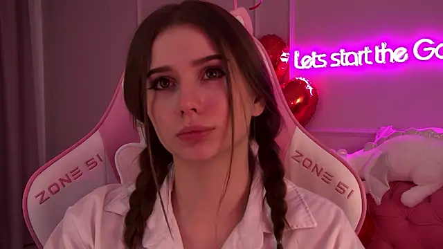 Snapshot of DianaVert chatting on 02-12-25, 03:51 DianaVert online show from 02-12-25, 03:51