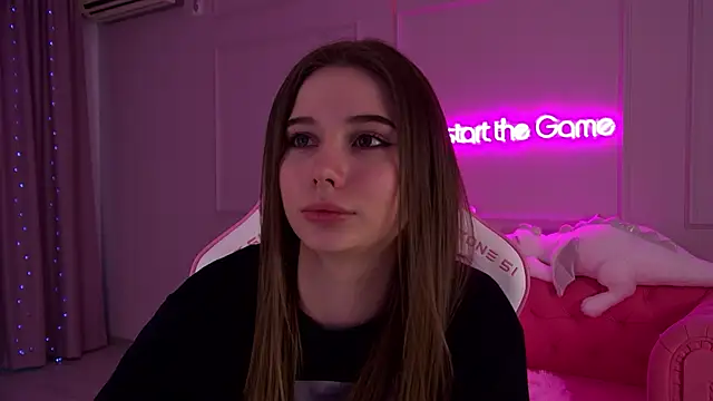 Snapshot of DianaVert chatting on 02-16-25, 06:21 DianaVert online show from 02-16-25, 06:21