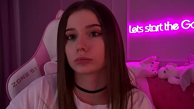 Snapshot of DianaVert chatting on 02-19-25, 12:14 DianaVert online show from 02-19-25, 12:14