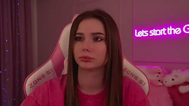 Snapshot of DianaVert chatting on 02-26-25, 03:21 DianaVert online show from 02-26-25, 03:21