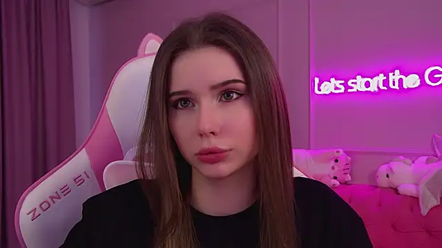 Snapshot of DianaVert chatting on 03-10-25, 04:38 DianaVert online show from 03-10-25, 04:38