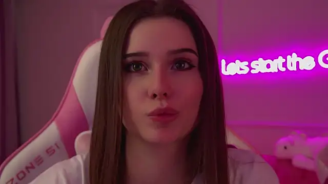 Snapshot of DianaVert chatting on 03-12-25, 03:57 DianaVert online show from 03-12-25, 03:57