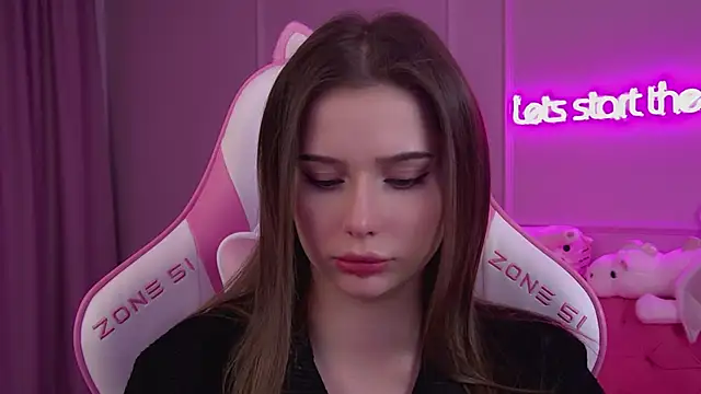 Snapshot of DianaVert chatting on 03-14-25, 12:43 DianaVert online show from 03-14-25, 12:43