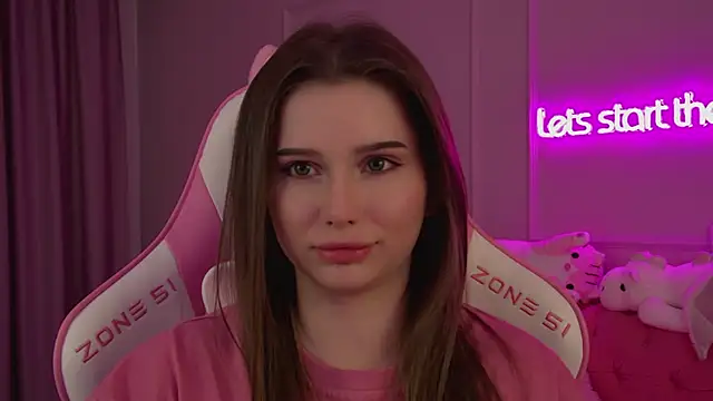 Snapshot of DianaVert chatting on 03-18-25, 12:16 DianaVert online show from 03-18-25, 12:16