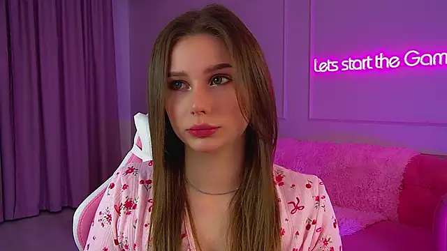 Snapshot of DianaVert chatting on 09-26-25, 06:23 DianaVert online show from 09-26-25, 06:23