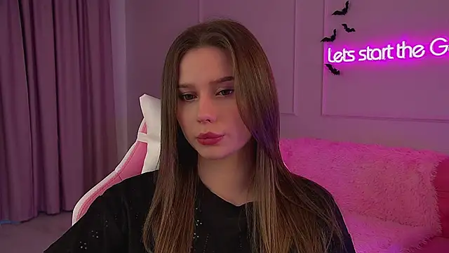 Snapshot of DianaVert chatting on 10-15-25, 11:21 DianaVert online show from 10-15-25, 11:21