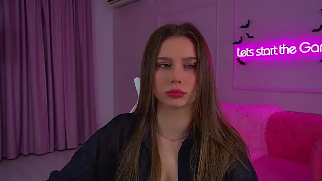 Snapshot of DianaVert chatting on 10-24-25, 06:26 DianaVert online show from 10-24-25, 06:26