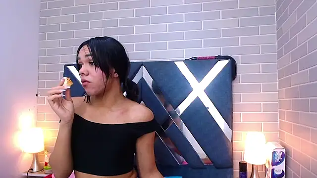 AndreaGil  online show from 01-08-25, 04:11