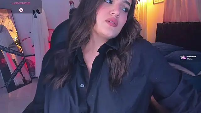 Snapshot of ellarosee_ chatting on 10-21-25, 06:19 ellarosee online show from 10-21-25, 06:19
