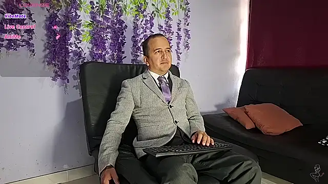 Snapshot of yazfore2 chatting on 06-17-26, 01:45 yazfore2 online show from 06-17-26, 01:45