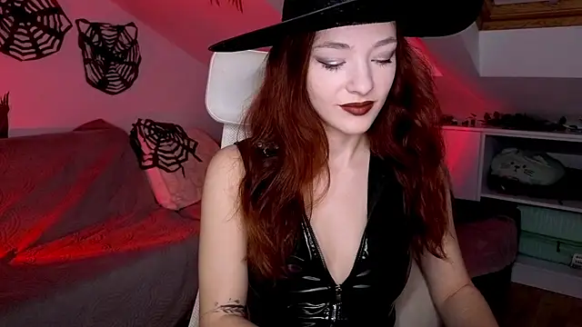 MiaRouge online show from 10-27-25, 03:43