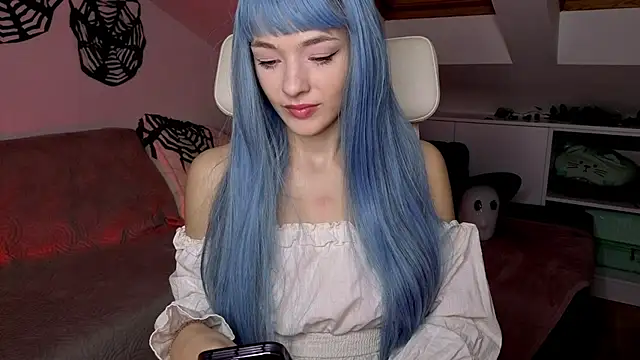 MiaRouge online show from 10-31-25, 02:45