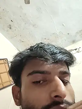 Snapshot of PRIYANHU@xh chatting on 11-16-25, 08:09 PRIYANHUxh online show from 11-16-25, 08:09