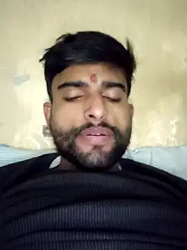 Snapshot of PRIYANHU@xh chatting on 01-17-26, 03:39 PRIYANHUxh online show from 01-17-26, 03:39