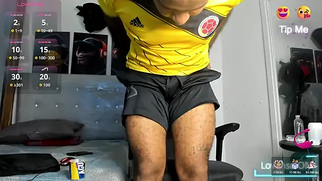 Snapshot of Hardboy_latin chatting on 06-18-26, 04:02 Hardboy latin online show from 06-18-26, 04:02