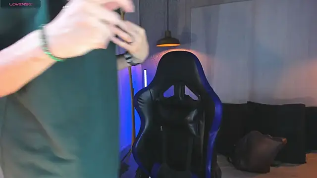 VladHellsing4 online show from 06-30-26, 02:07