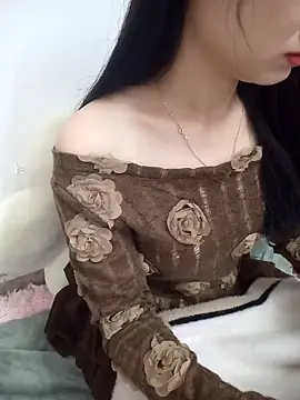 Snapshot of Lovely_kute chatting on 12-24-24, 10:06 Lovely kute online show from 12-24-24, 10:06