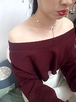 Snapshot of Lovely_kute chatting on 02-05-25, 04:37 Lovely kute online show from 02-05-25, 04:37